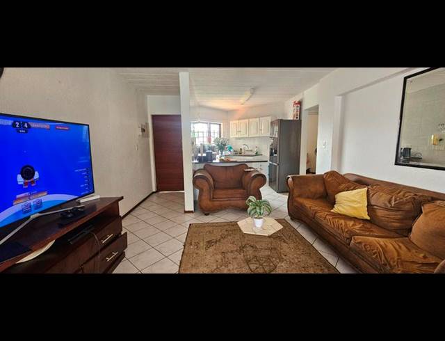 2 BEDROOM APARTMENT FOR SALE IN GLENVISTA